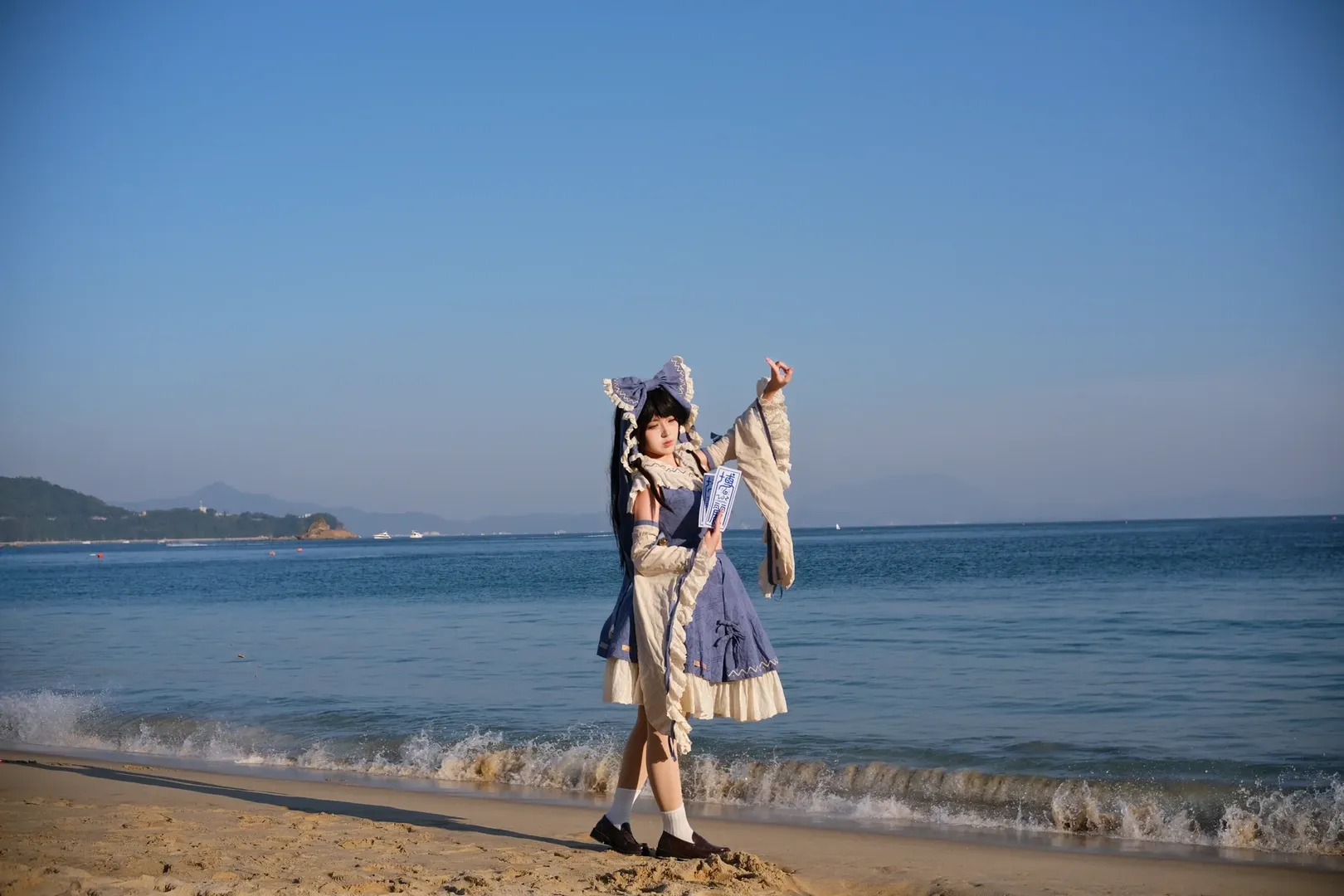 博麗霊夢コスプレ, 東方Project, 青霊夢コスプレ, コスプレ撮影, 海辺のロケ - 6枚目