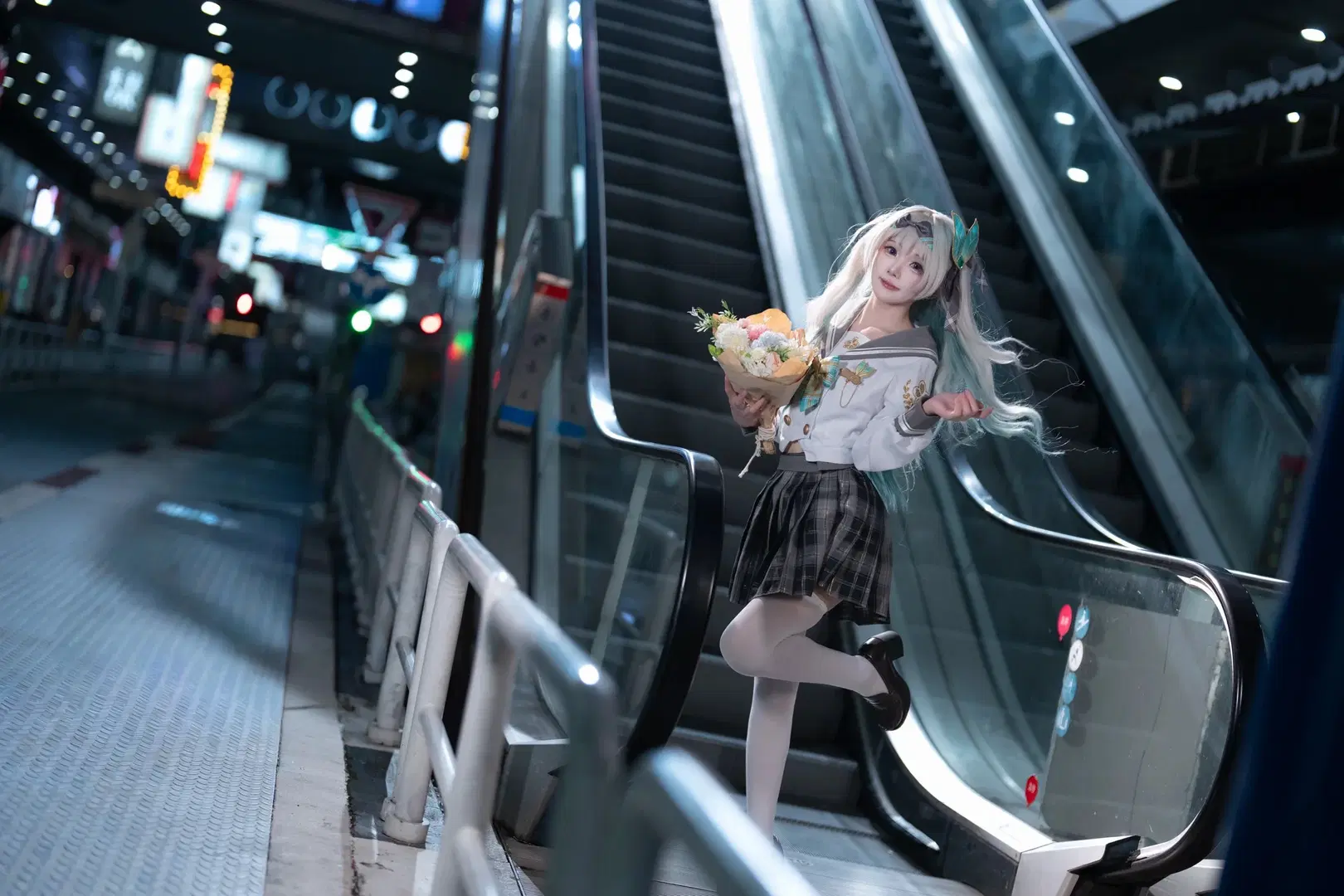【流萤cos】崩坏星穹铁道里的JK日常，白丝与鲜花的街头漫步 - 夏尔 - 第3张