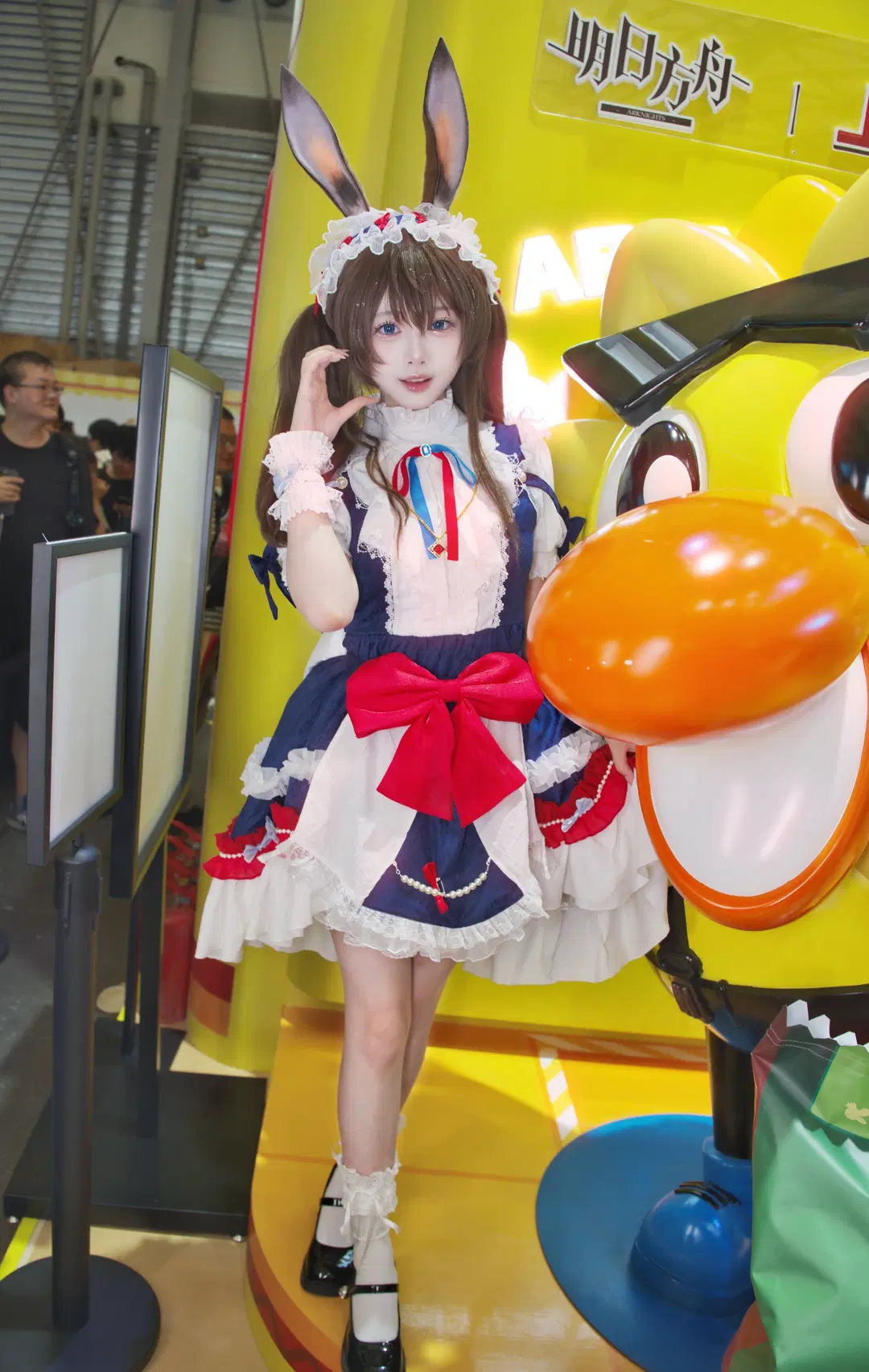 [Amiya cosplay] Arknights Offline Booth: Cheese Stick Feeding Diary by 哼哼_H3NG - Image 3
