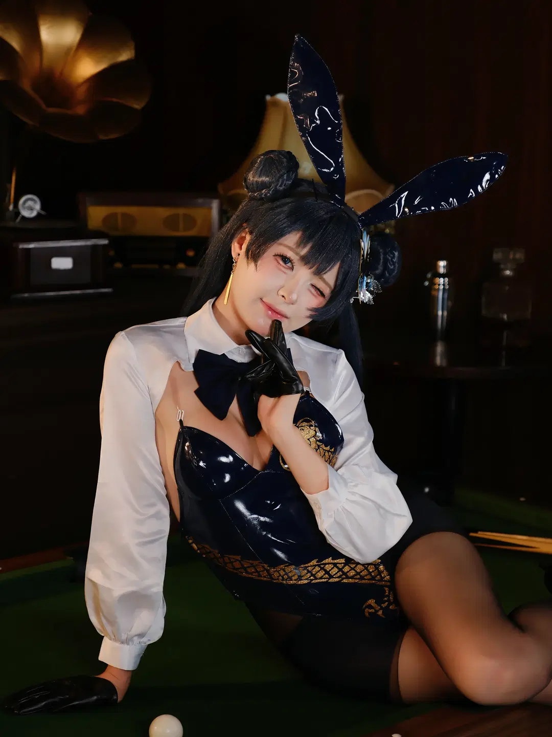 【龍華妃咲cos】蔚藍檔案國風兔女郎酒吧暗調拍攝 - 手可摘星辰 - 第11張