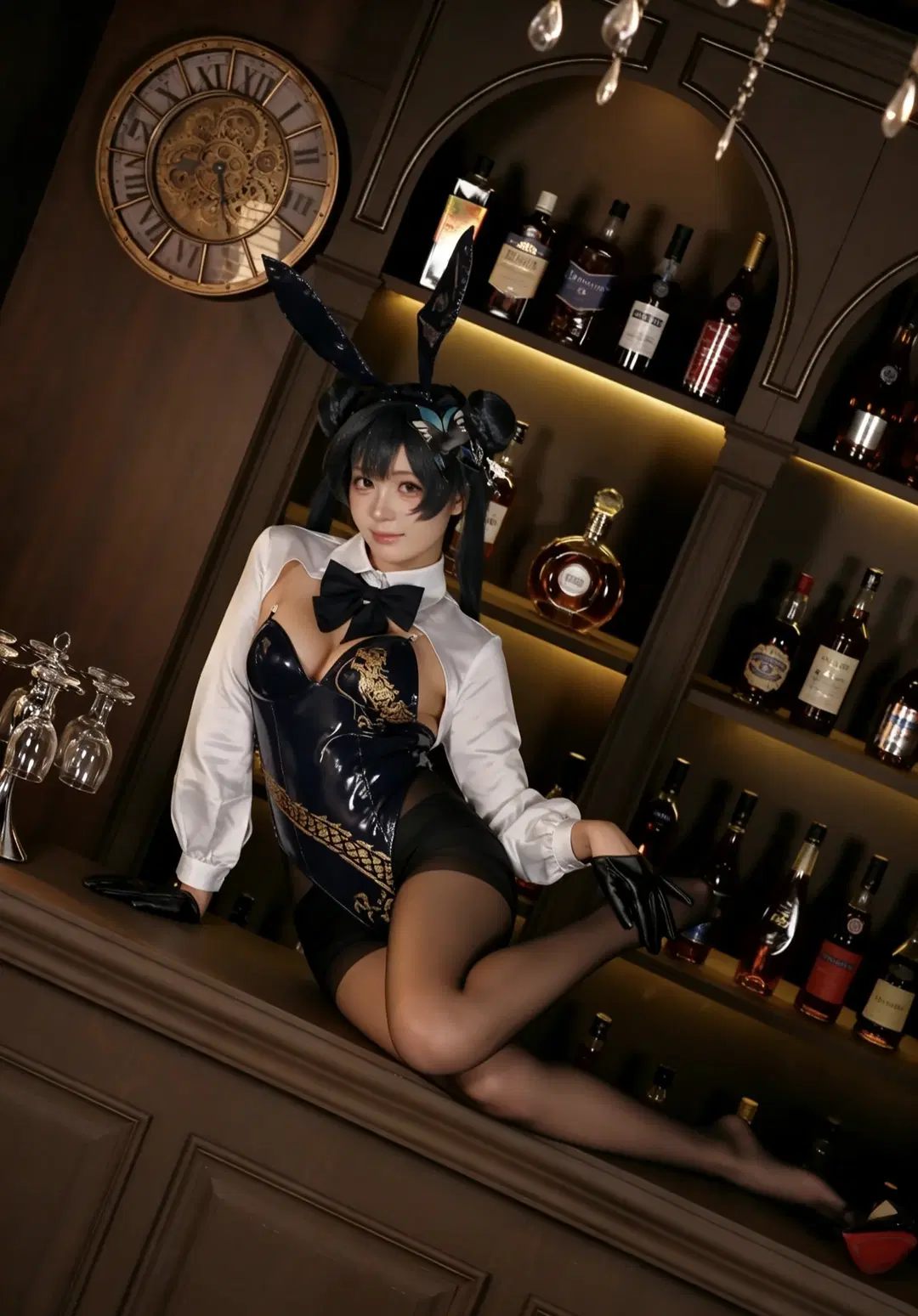 【龍華妃咲cos】蔚藍檔案國風兔女郎酒吧暗調拍攝 - 手可摘星辰 - 第4張