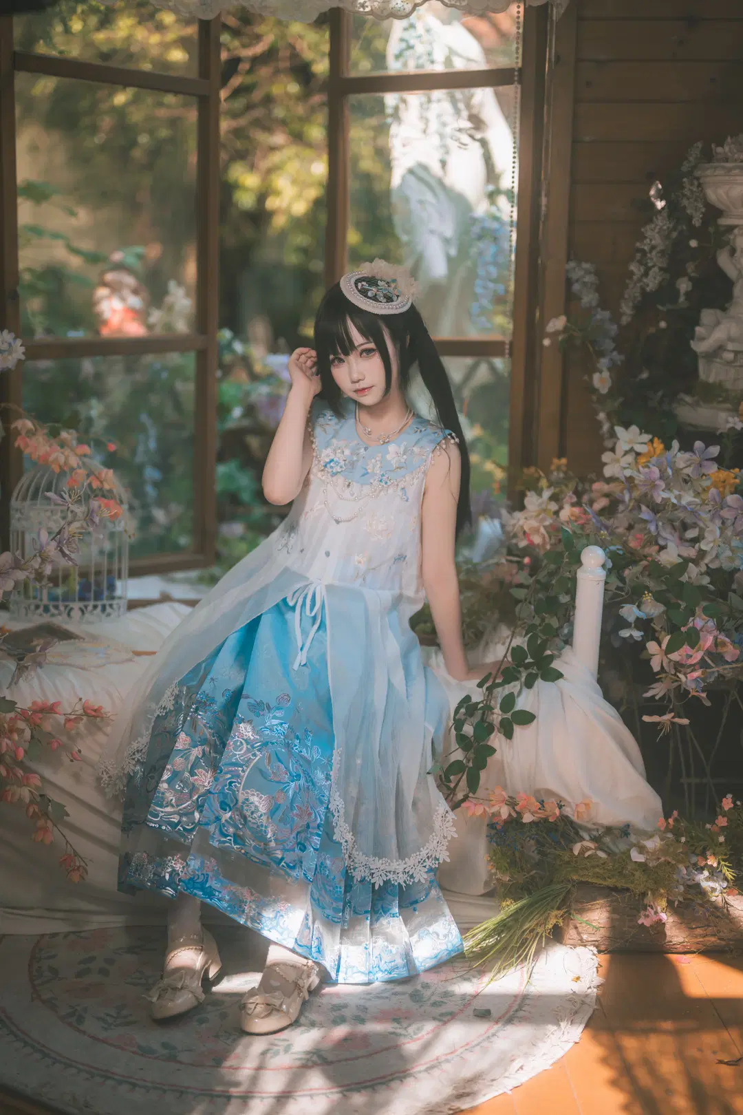 花房里的汉洋折衷少女写真 - 叽叽叽蓝 - 第2张