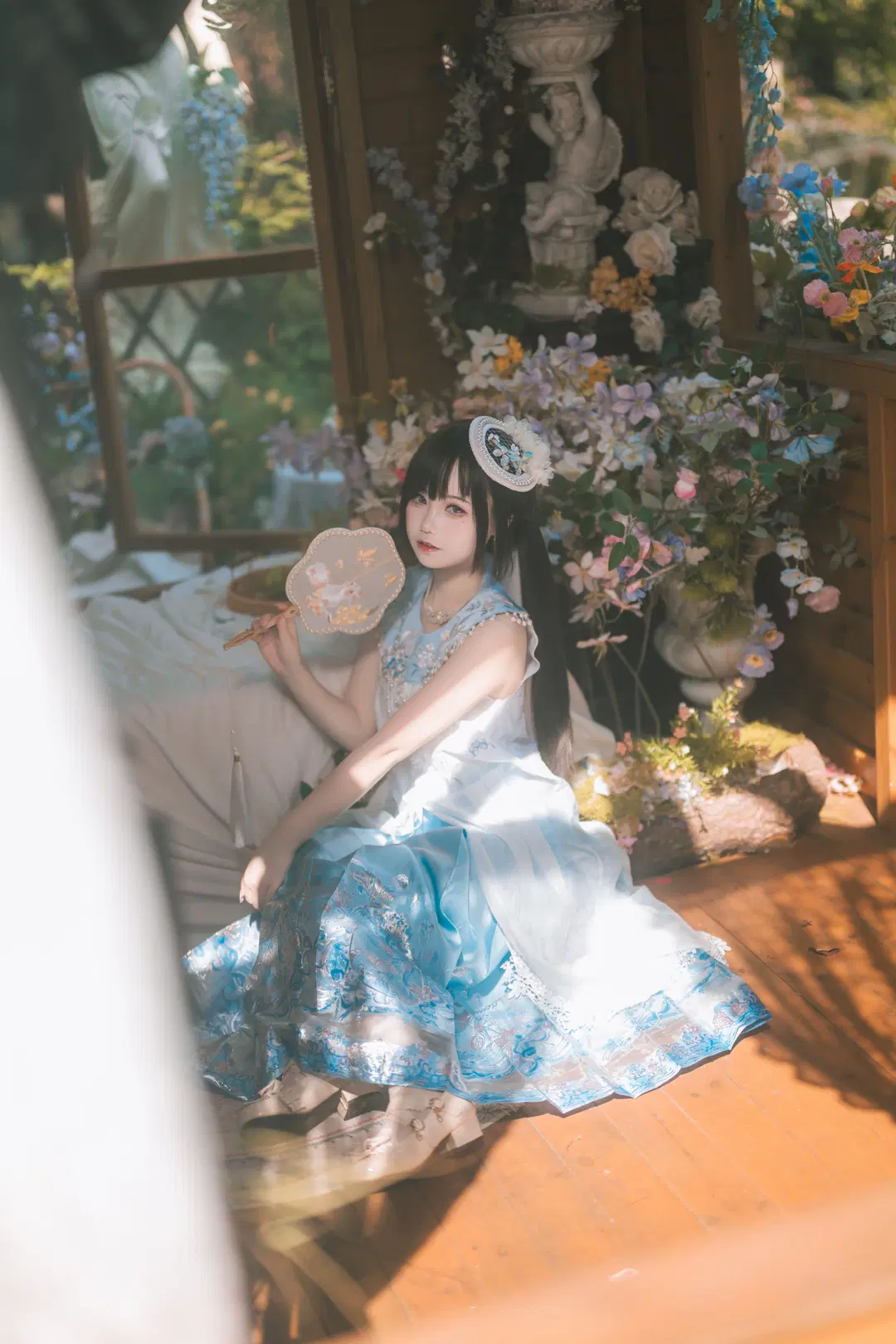 花房里的汉洋折衷少女写真 - 叽叽叽蓝 - 第3张