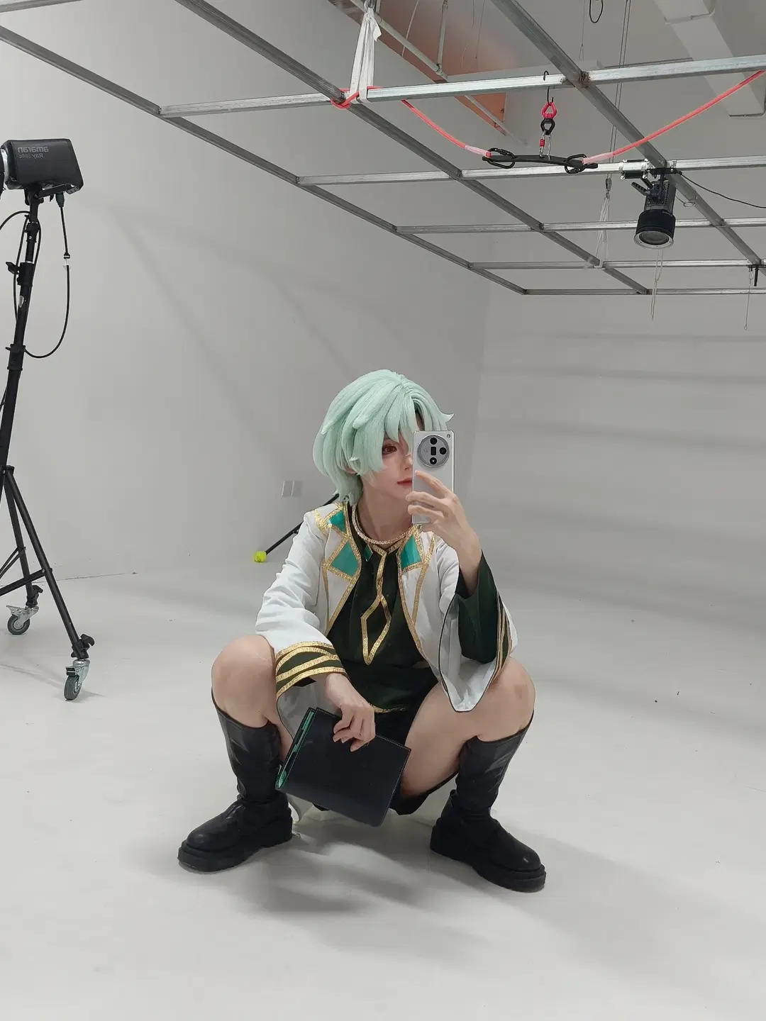 [Dottore cosplay] First Attempt at Genshin Impact Dottore: Natural-Born Brat Energy by 吃土少女阿萨喵 - Image 2