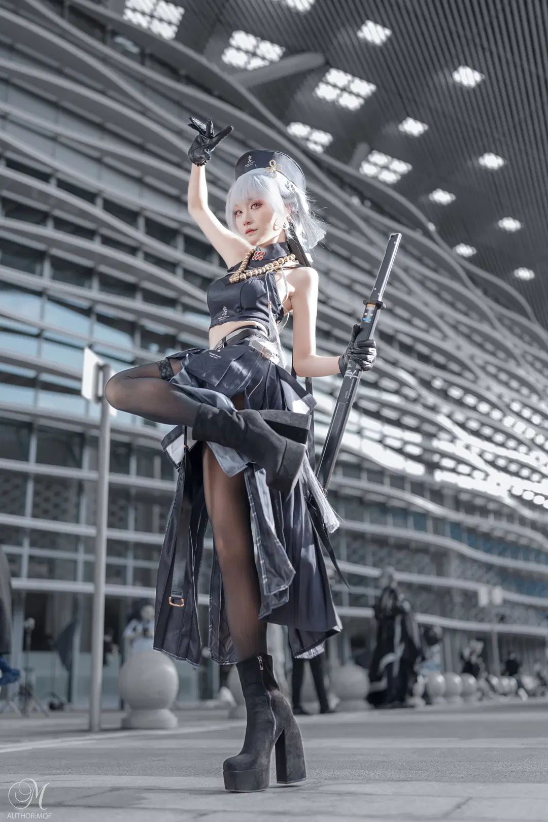 [Maid outfit cosplay] Outdoor Shoot After Convention Wrap: This Black-and-White Maid Outfit is Incredibly Photogenic by 默秋风_接cicf场照 - Image 6