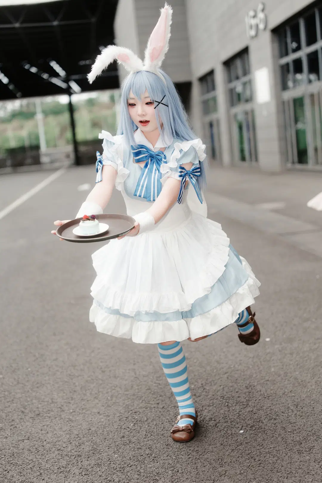 [Kafū Chino cosplay] Is the Order a Rabbit? Alice style and the Giant Spoon by 喵蛋poi - Image 5