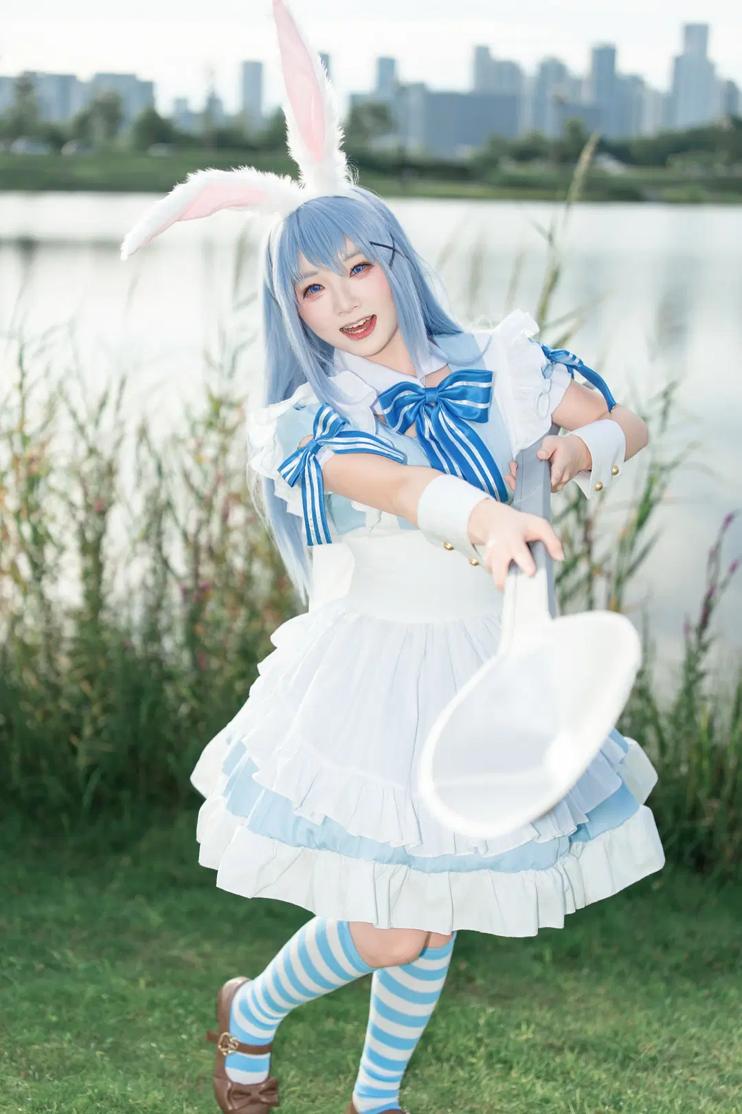 [Kafū Chino cosplay] Is the Order a Rabbit? Alice style and the Giant Spoon by 喵蛋poi - Image 9