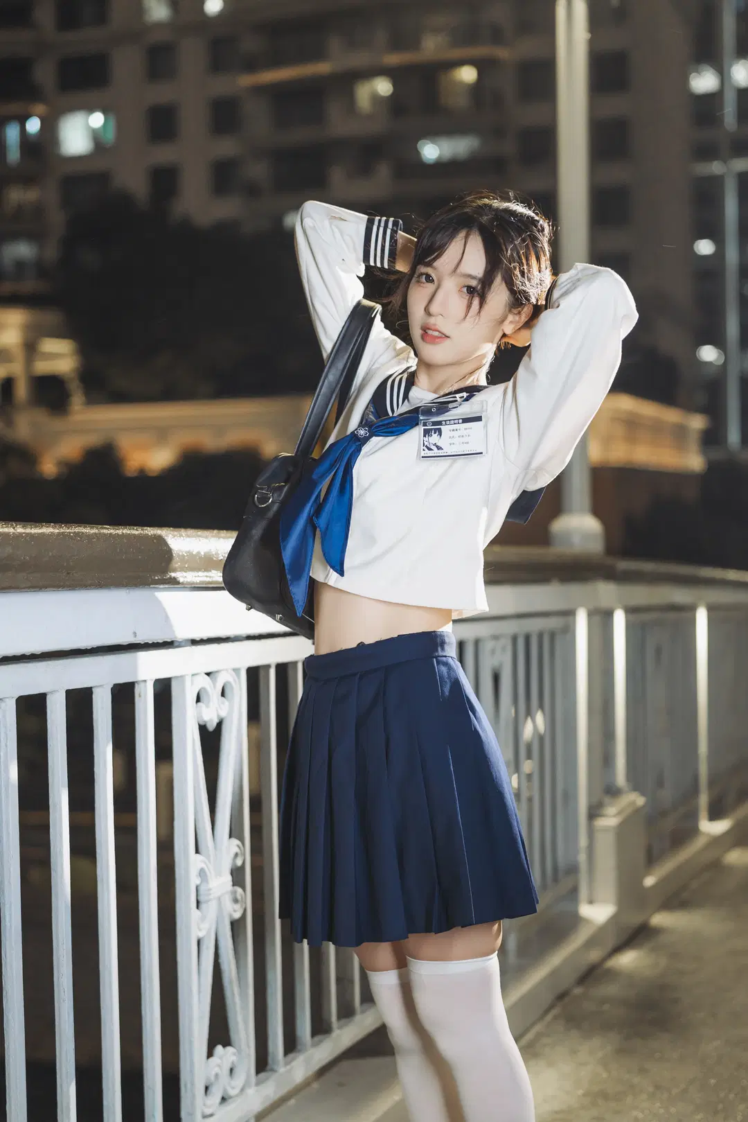 【JK uniform photoshoot】Rainy Night Atmosphere JK Uniform Photoshoot: A Perfect Match of Clear Umbrella Photography and White Over-the-Knee Socks by 吶魄罗 - Image 2
