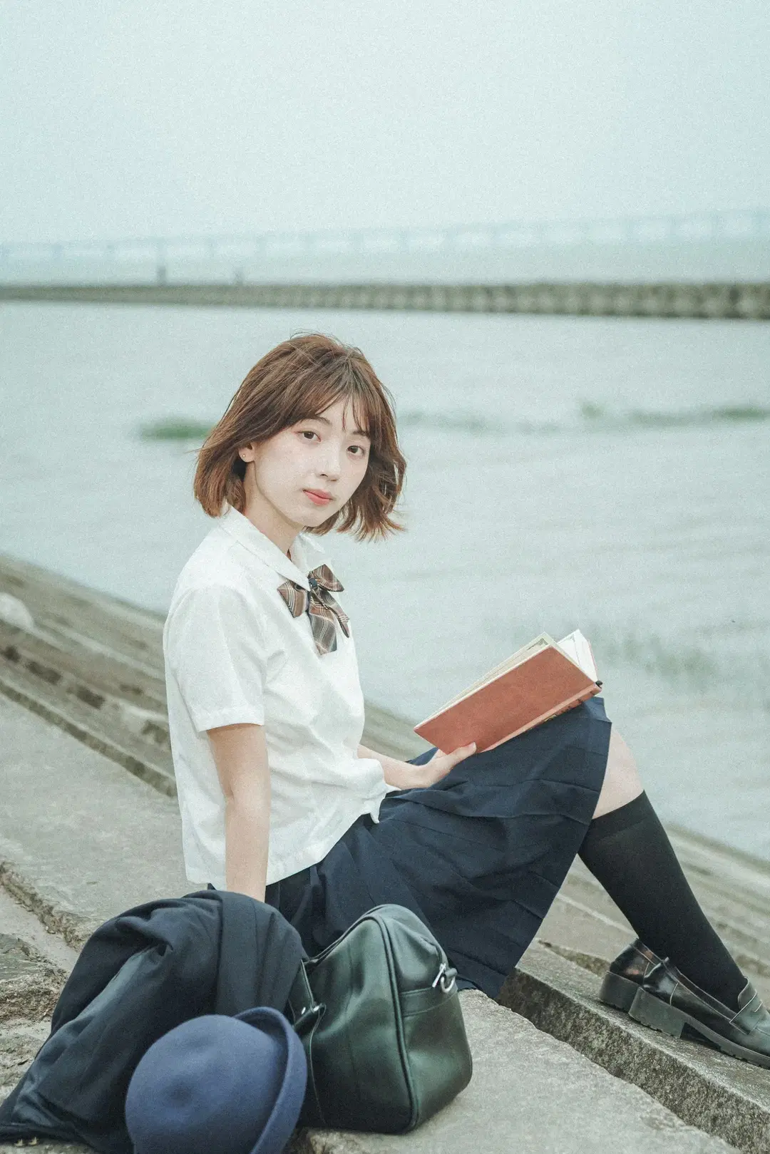 [JK uniform] Sea Breeze and JK uniform: Freezing an Artsy Moment for a Seaside photoshoot by 吶魄罗 - Image 4
