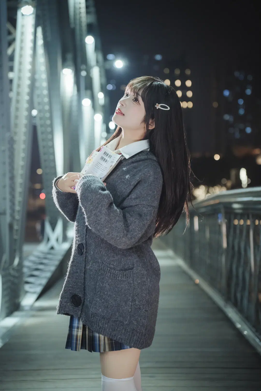 Night Portrait in JK Outfit: Quiet Moments Weaving Across Zhejiang Road Bridge by 吶魄罗 - Image 4