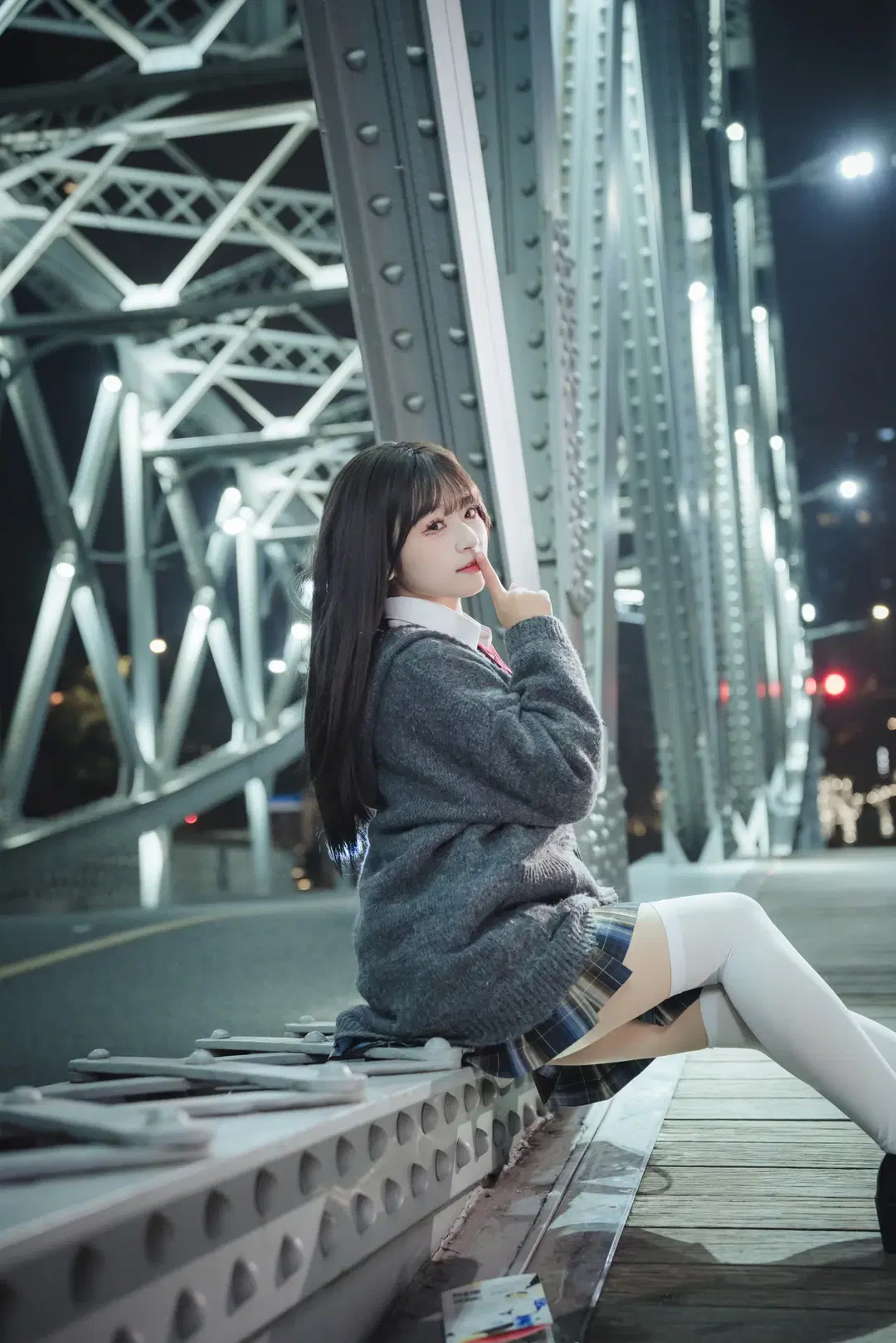 Night Portrait in JK Outfit: Quiet Moments Weaving Across Zhejiang Road Bridge by 吶魄罗 - Image 7