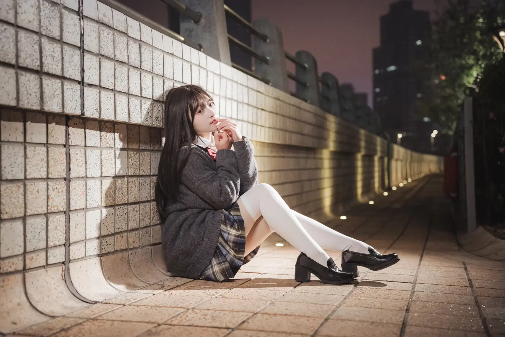 人像攝影, 夜景寫真, 制服cos, 白絲搭配, 蘇州河步道