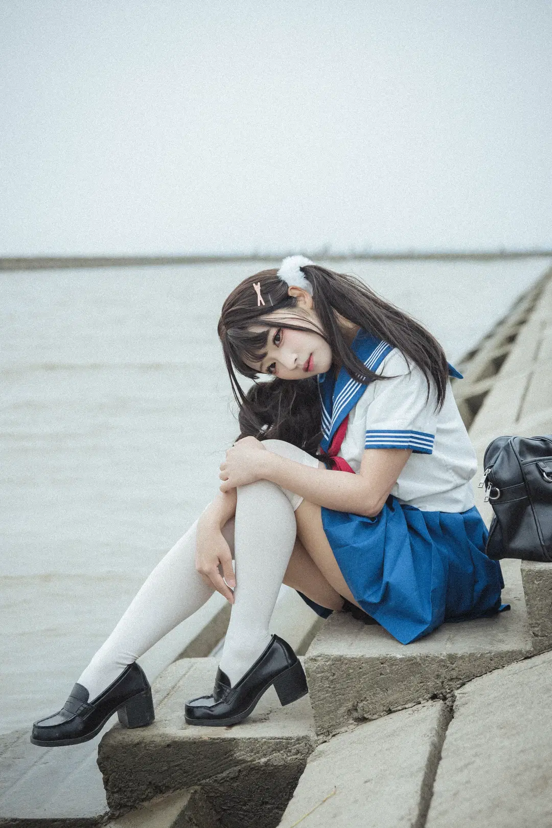 阴天防波堤的JK制服写真，白丝与乐福鞋的搭配 - 吶魄罗 - 第4张