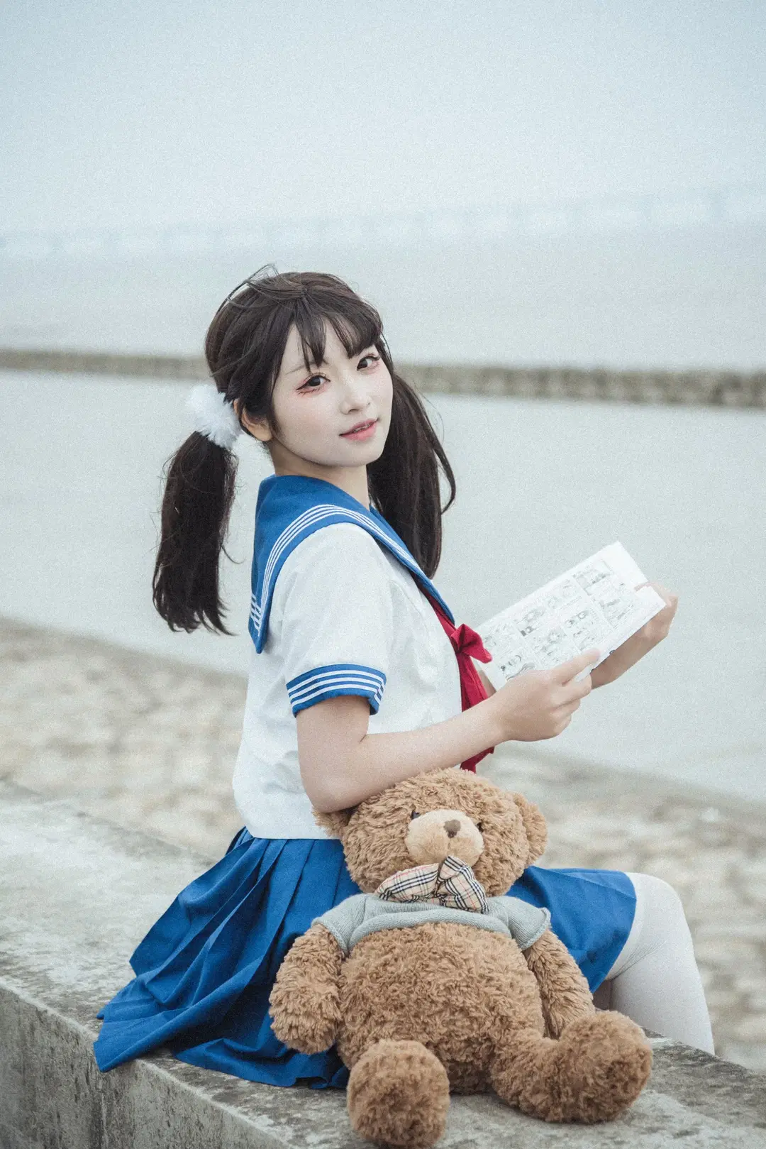 【ごちうさ風JK制服コスプレ】水辺のツインテールとテディベア - 吶魄罗 - 3枚目