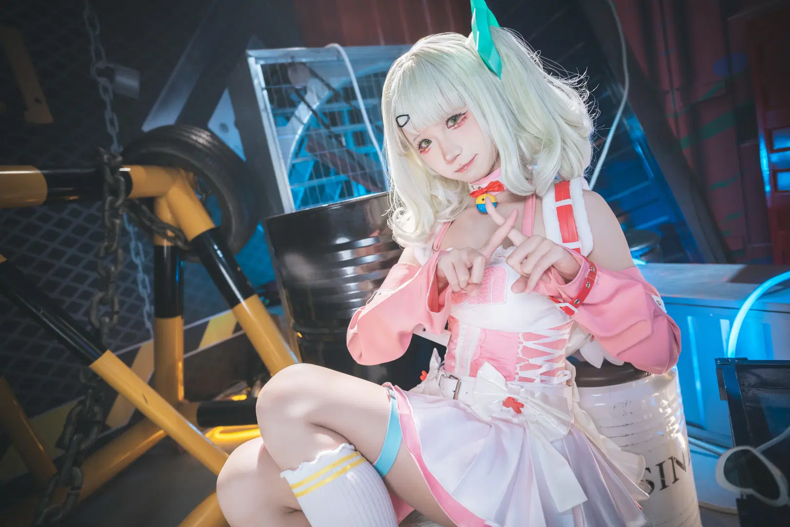 [Sunna cosplay] Zenless Zone Zero Angels of Delusion Little Cake in an industrial setting by 吶魄罗 - Image 11