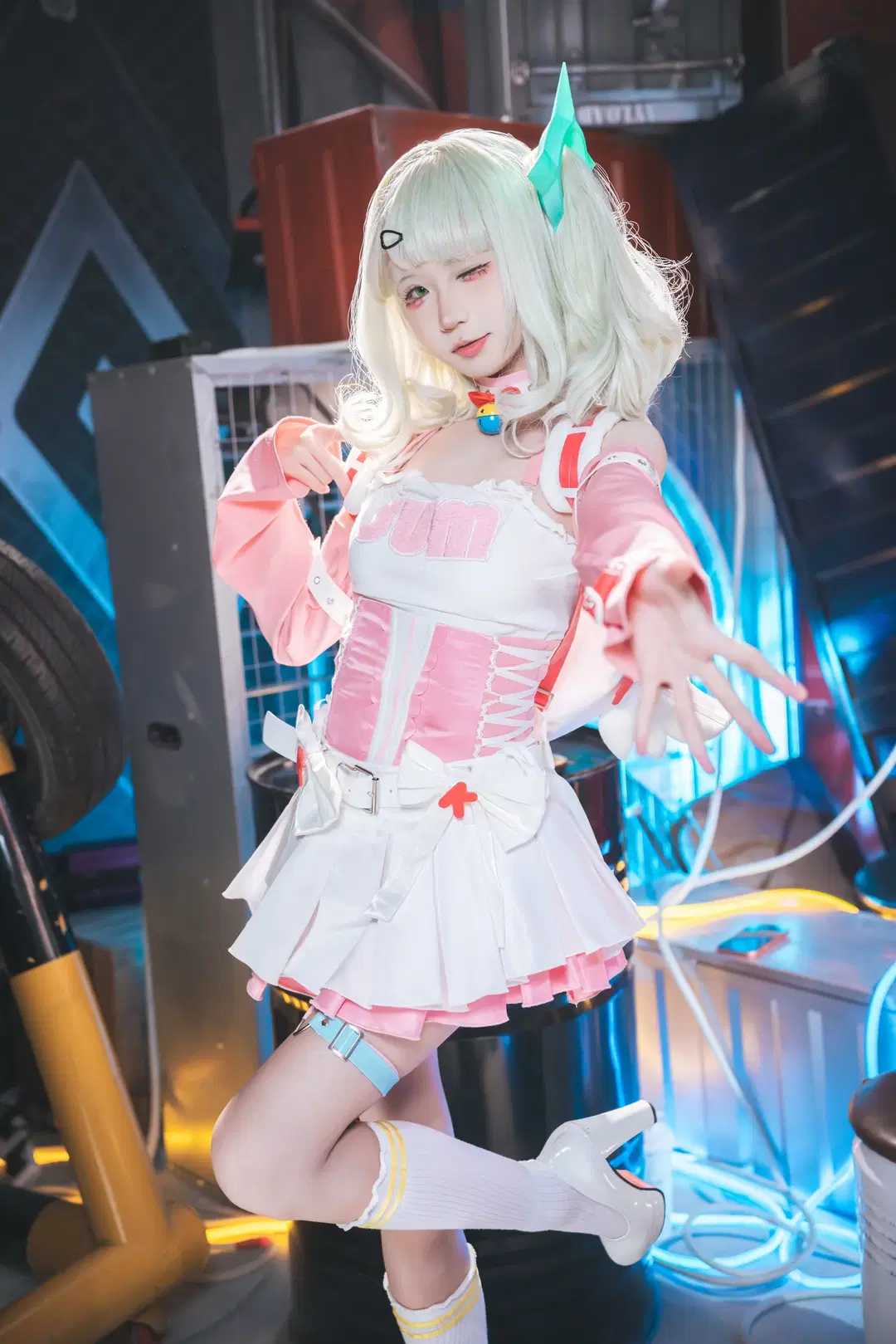 [Sunna cosplay] Zenless Zone Zero Angels of Delusion Little Cake in an industrial setting by 吶魄罗 - Image 13