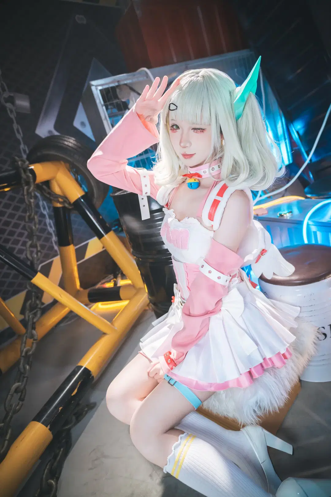 [Sunna cosplay] Zenless Zone Zero Angels of Delusion Little Cake in an industrial setting by 吶魄罗 - Image 8