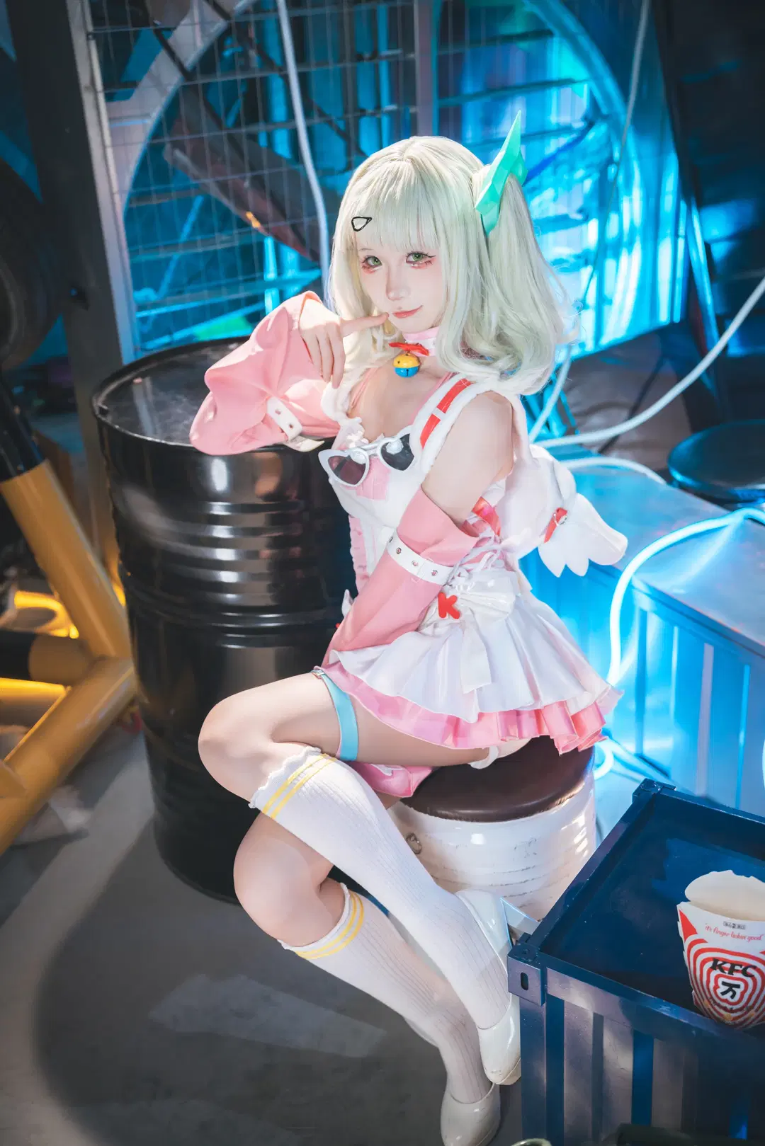 [Sunna cosplay] Zenless Zone Zero Angels of Delusion Little Cake in an industrial setting by 吶魄罗 - Image 9