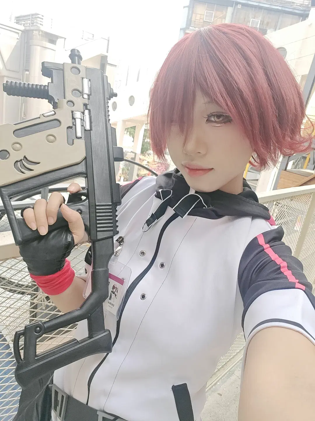 [Exusiai cosplay] Arknights Industrial Style Duo: One Person Portraying Texas and Exusiai by 叙拉古黑帮尚雪兔 - Image 4