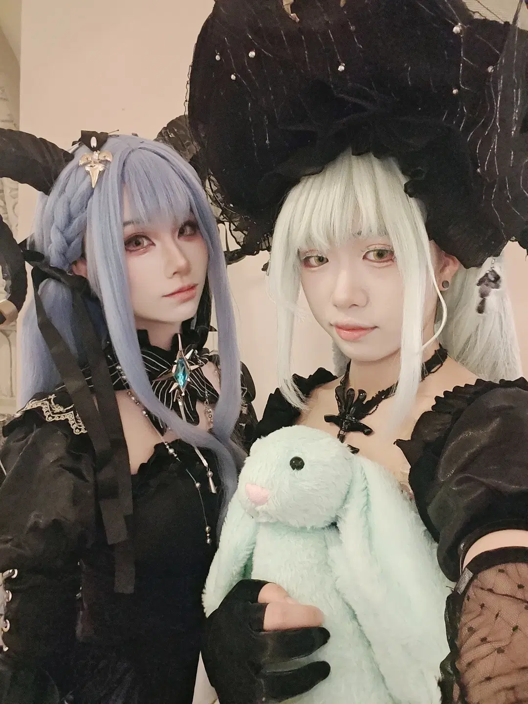 Sakiko Toyokawa cosplay, Gothic style, Arknights, Ave Mujica, Wakaba Mutsumi