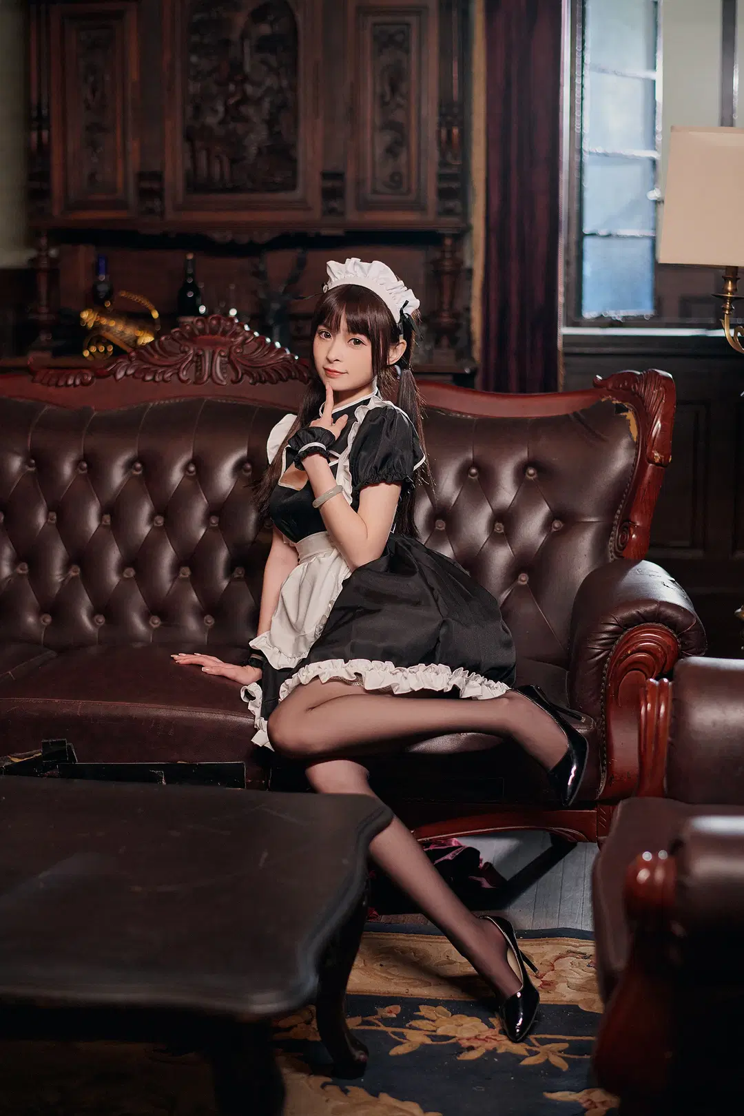 【メイド服】ダーク調レトロ空間のペア撮影、黒ストッキングとハイヒールが織りなす美の交錯 - 小蓝同学摄影会 - 11枚目