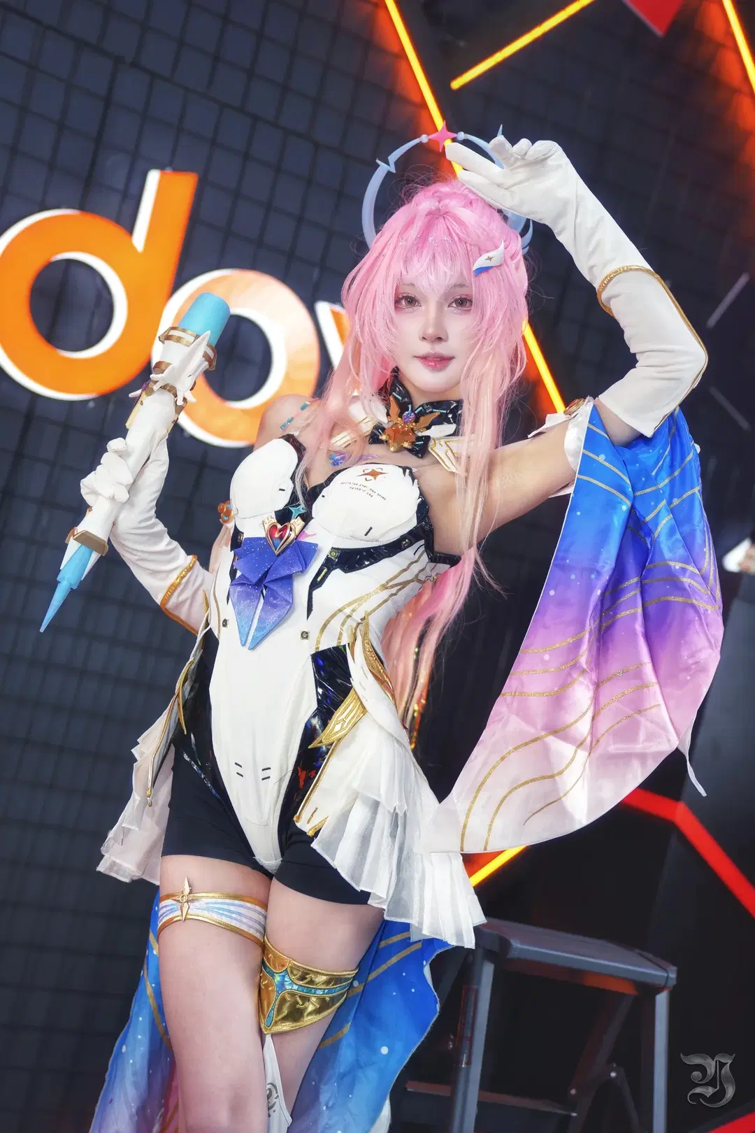 BW Day 3 typhoon in Shanghai: Booth Techwear cosplay and maid outfit roam-and-shoot Convention photos by 跃动的小黑马 - Image 11