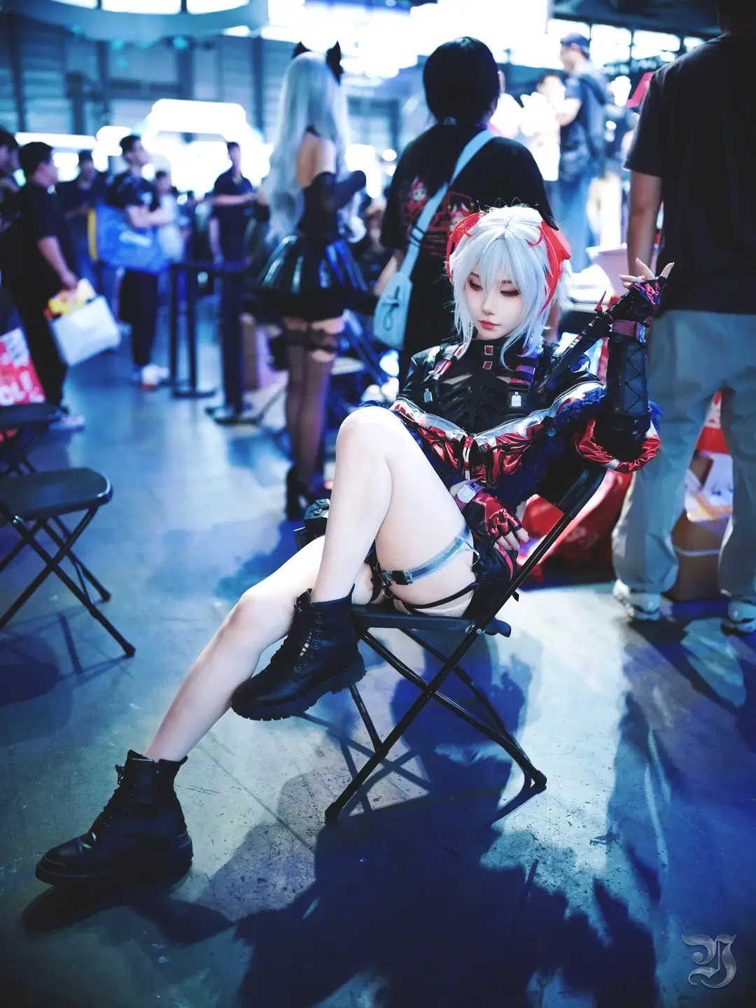 【麦晓雯cos】三角洲行动 x 明日方舟 战术狂欢 - 跃动的小黑马 - 第11张