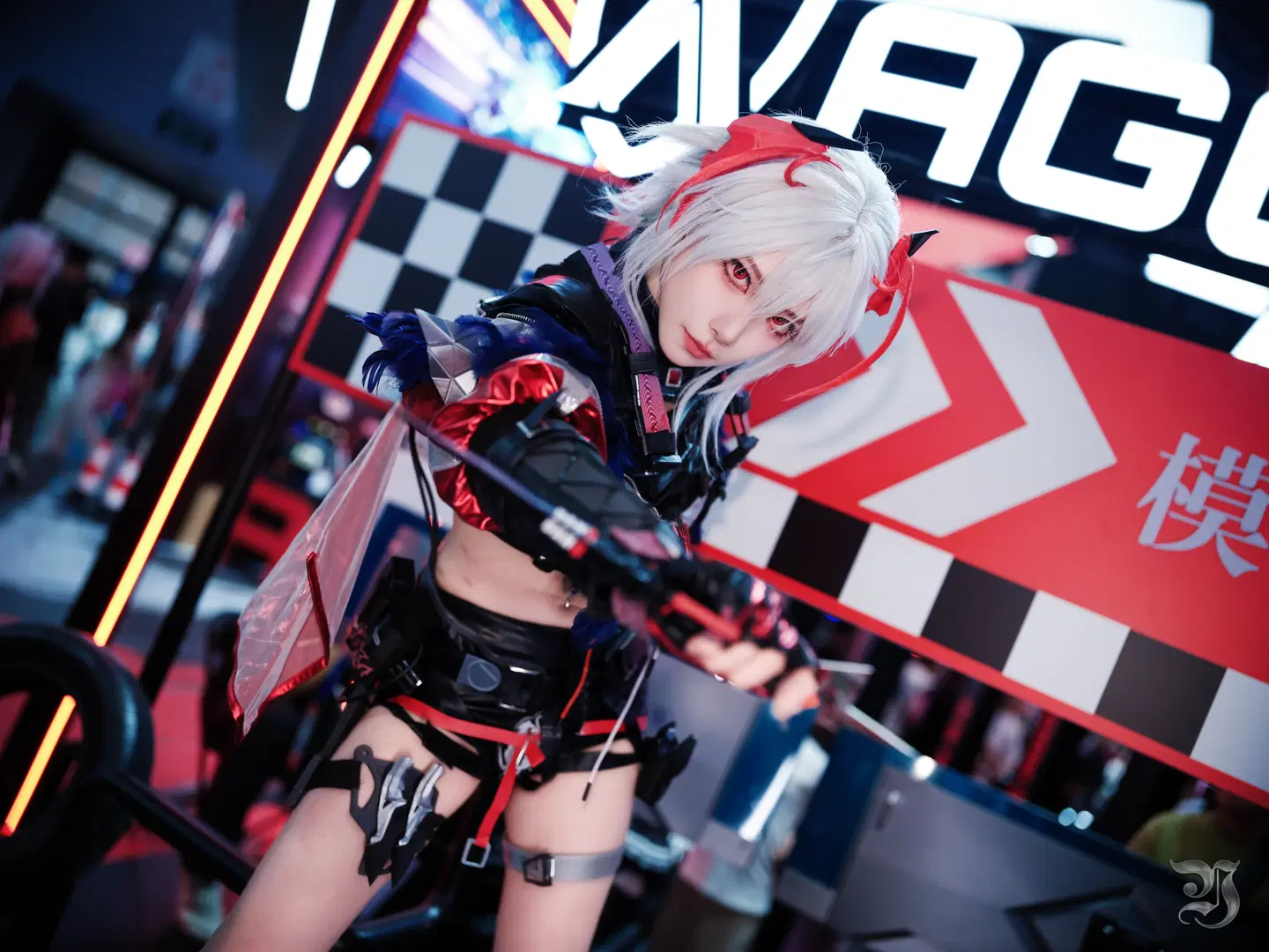 【麦晓雯cos】三角洲行动 x 明日方舟 战术狂欢 - 跃动的小黑马 - 第4张