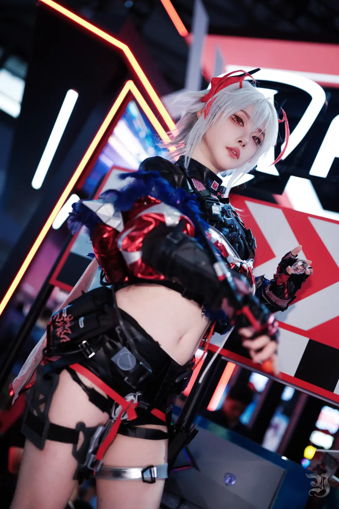 【麦晓雯cos】三角洲行动 x 明日方舟 战术狂欢 - 跃动的小黑马 - 第5张