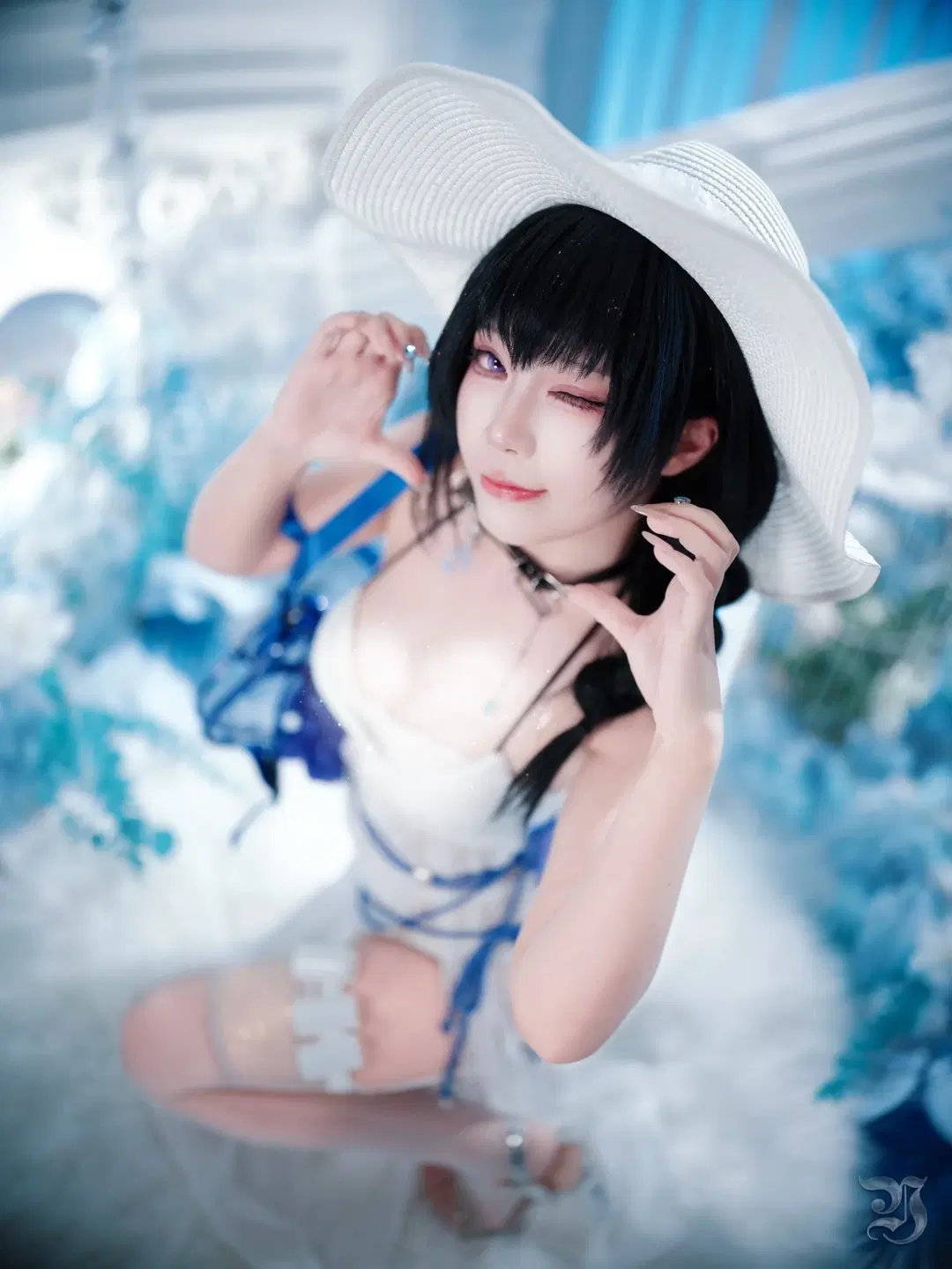 [Mary cosplay] Goddess of Victory: Ethereal Serenity Amidst Blue and White Sea of Flowers by 跃动的小黑马 - Image 15
