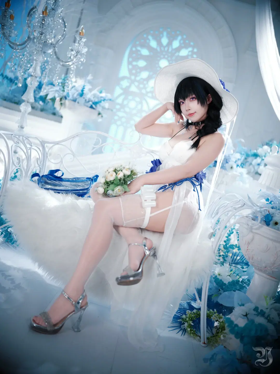 [Mary cosplay] Goddess of Victory: Ethereal Serenity Amidst Blue and White Sea of Flowers by 跃动的小黑马 - Image 2