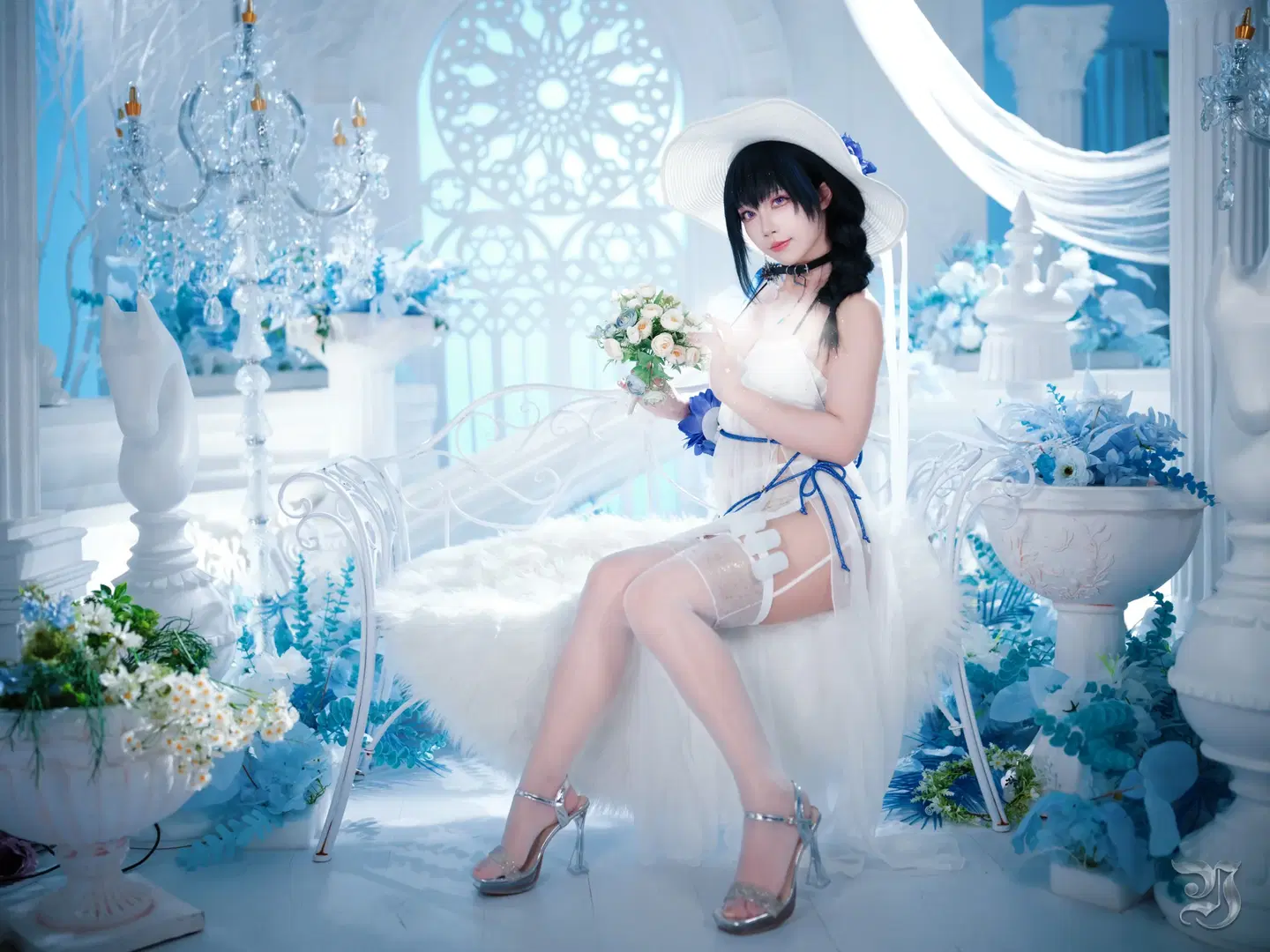 [Mary cosplay] Goddess of Victory: Ethereal Serenity Amidst Blue and White Sea of Flowers by 跃动的小黑马 - Image 5