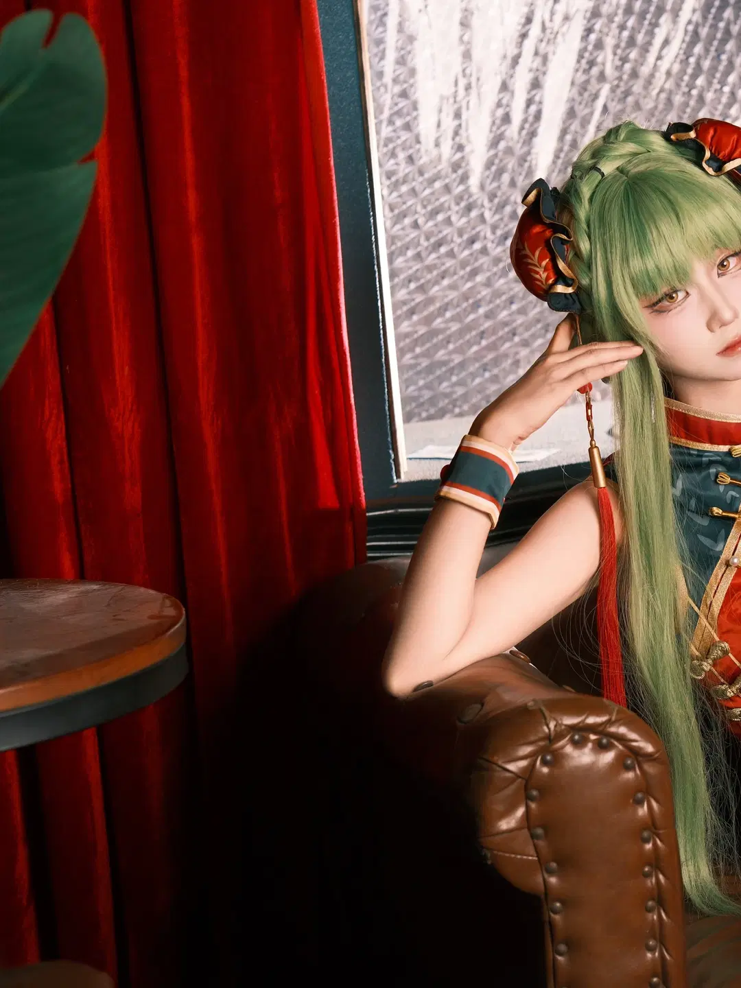 [Witch C.C. cosplay] Code Geass: Lelouch of the Rebellion: Languid Bar Night in a Crimson Qipao by 勇者A - Image 7
