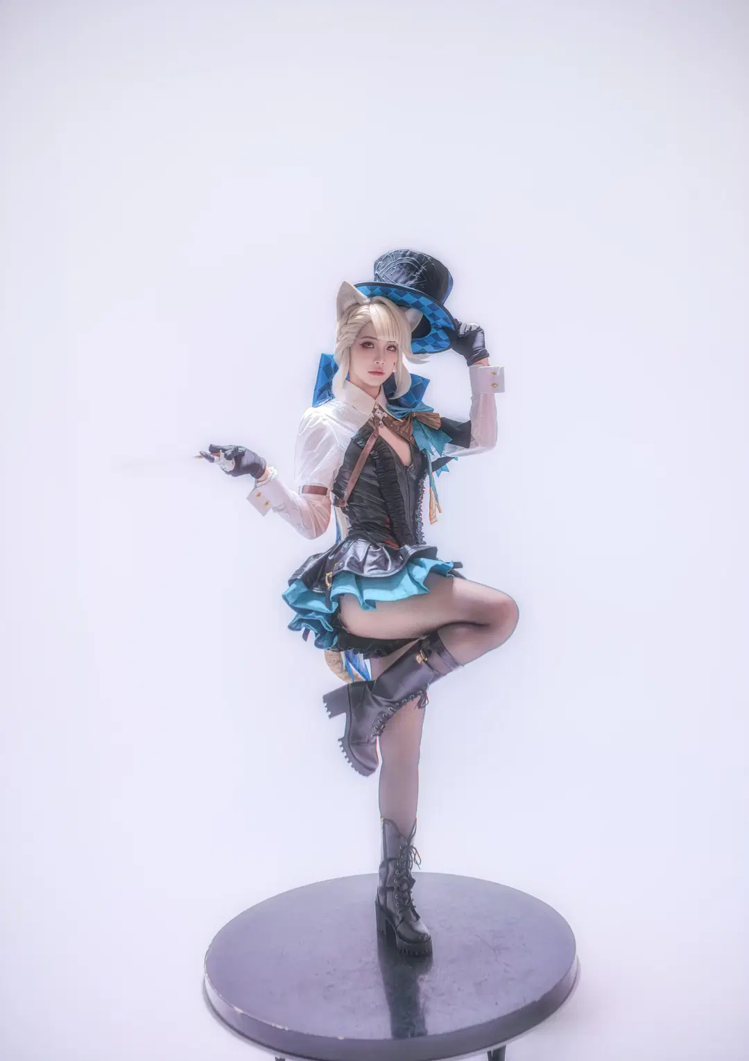 原神琳妮特cos 魔术师少女的华丽登场