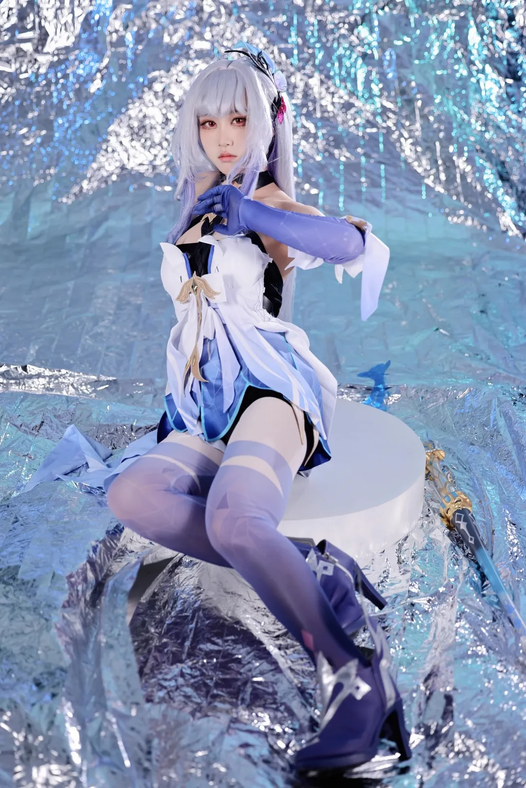 原神, 丝柯克cos, cosplay摄影, 蓝白系穿搭, 过膝丝袜 - 第1张