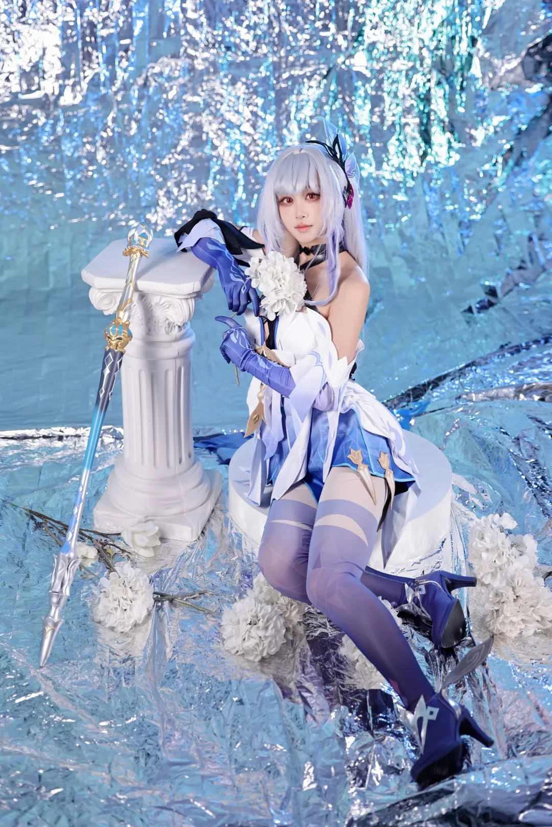 原神, 丝柯克cos, cosplay摄影, 蓝白系穿搭, 过膝丝袜