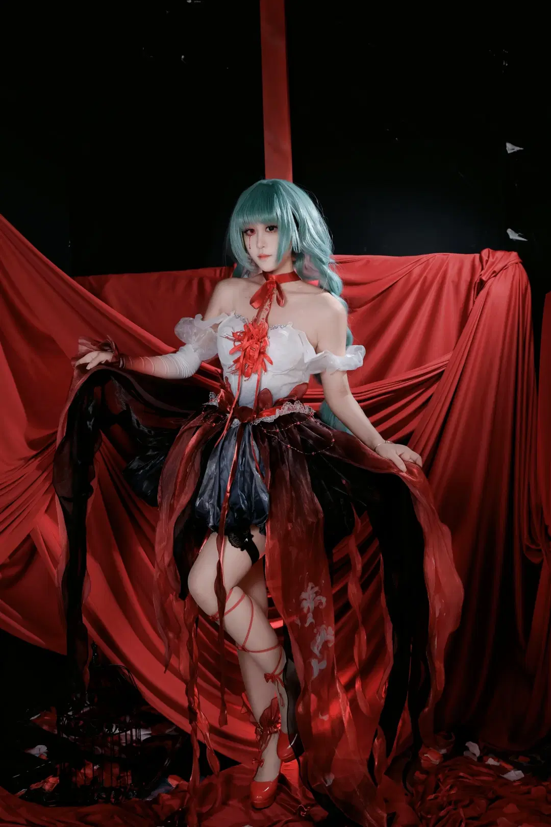 【Phrolova cosplay】Wuthering Waves Red & Black Theatrical Style Dark Aesthetic Sharing by 鹿野奈奈 - Image 5
