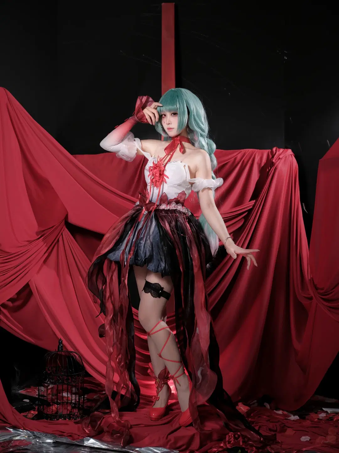 【Phrolova cosplay】Wuthering Waves Red & Black Theatrical Style Dark Aesthetic Sharing by 鹿野奈奈 - Image 6