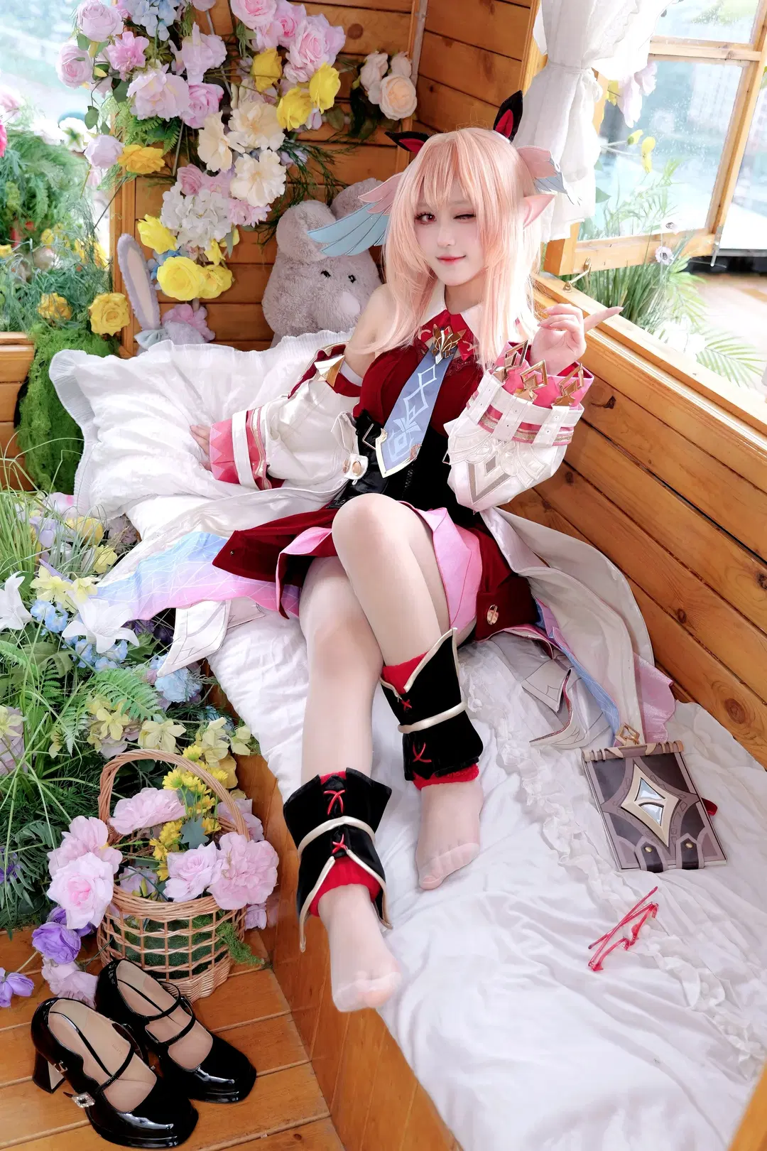 2D, Genshin Impact, Linnea Cosplay, Elf ears, Sea of flowers photo shoot