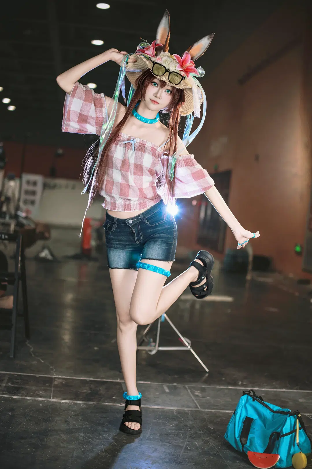 [Amiya cosplay] Heart of Surging Flame: Summer Beach Vibes by 摄影小超 - Image 8