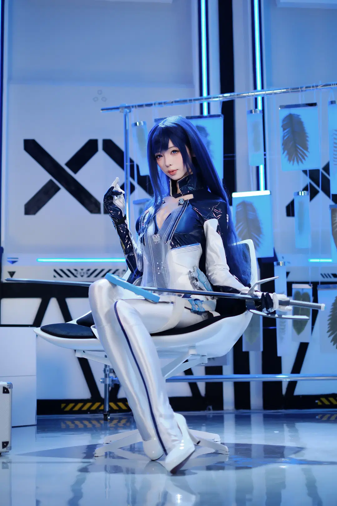 [Raven cosplay] The Chilling Allure Where Stellar Blade Collides with NIKKE by Tsubaki - Image 2