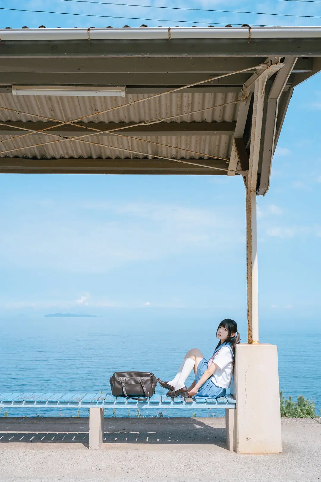 Summer JK Uniform Photoshoot: The Seaside Shimonada Station in Iyo Is Absolutely Picture-Perfect by HIRO_午饭饭 - Image 2
