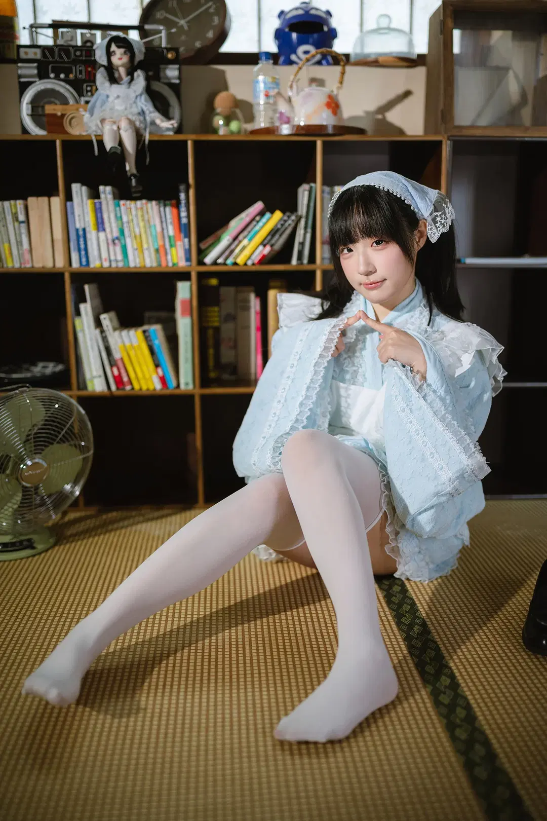 Mint White Chocolate Themed Photoshoot: Luminous Wooden Cabin Paired with Pale Blue Dress and White Stockings by HIRO_午饭饭 - Image 16