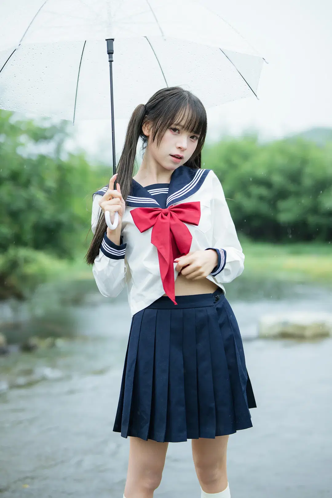 雨中的水手服：溪流與透明傘的外景拍攝 - HIRO_午饭饭 - 第12張