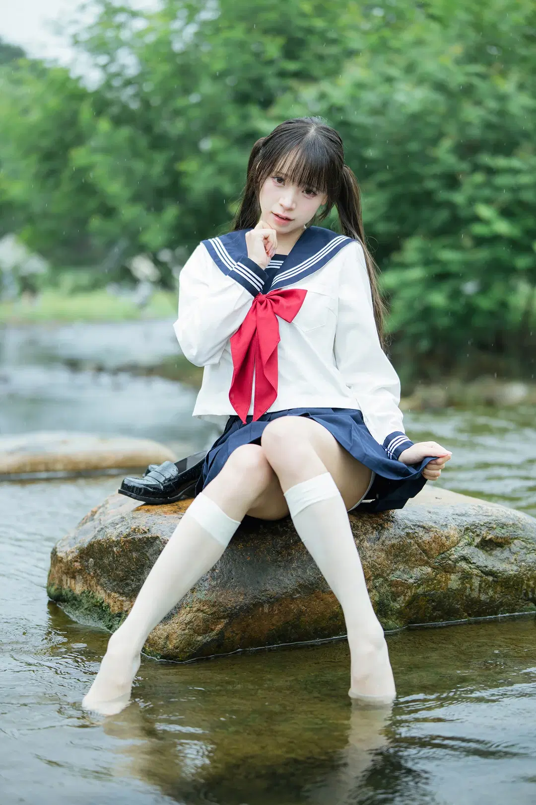 雨中的水手服：溪流與透明傘的外景拍攝 - HIRO_午饭饭 - 第16張