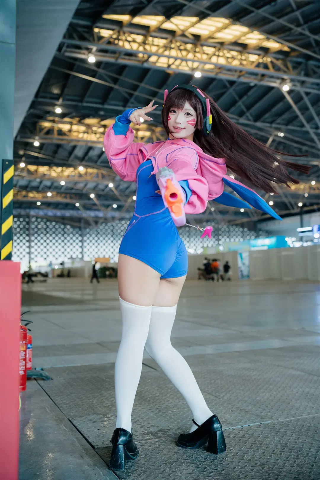 漫展场照, 守望先锋, 游戏cos, D.Va cos, 白色丝袜