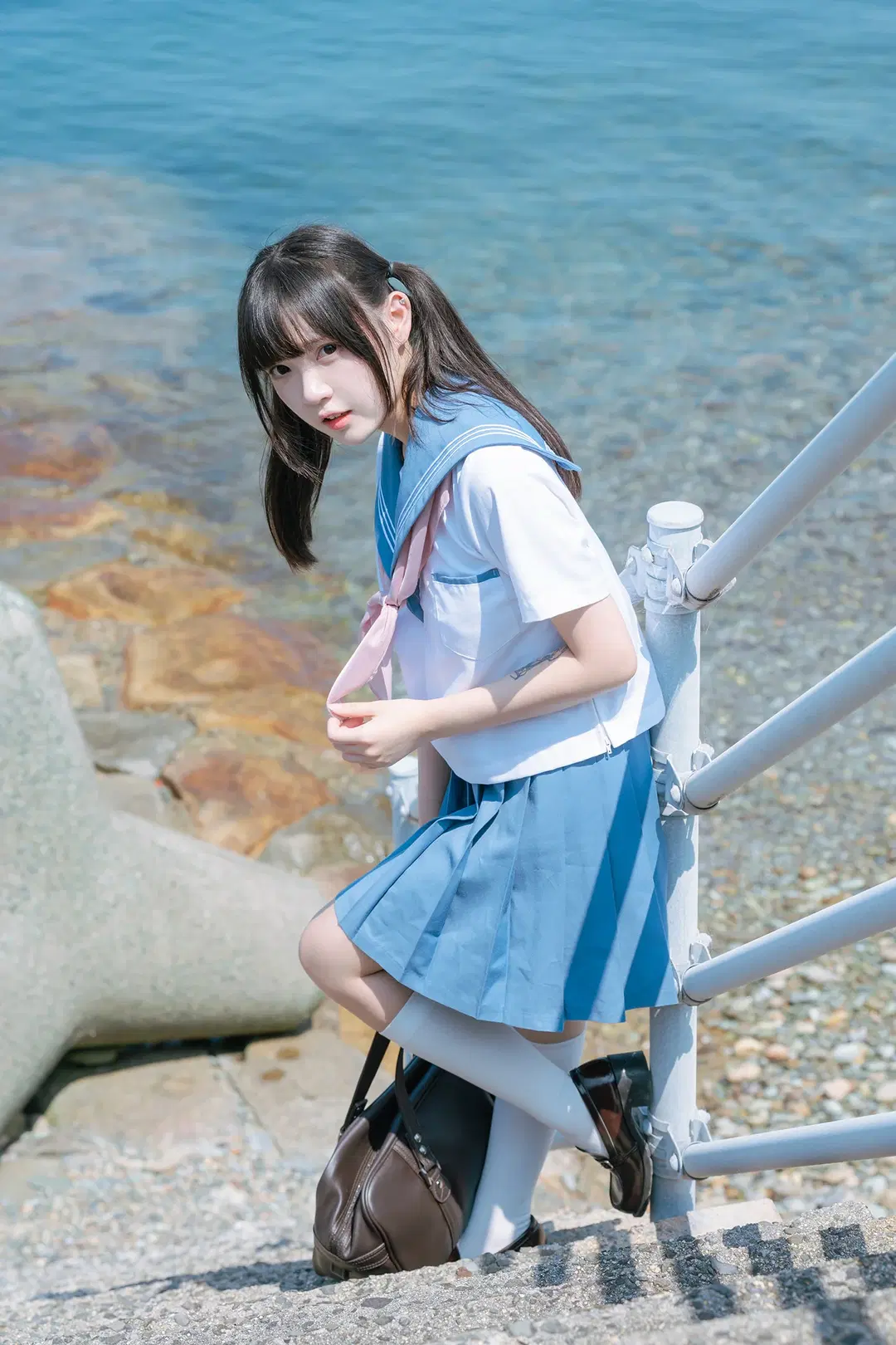 海边水手服双马尾，正午顶光下的日系氛围感写真 - HIRO_午饭饭 - 第6张