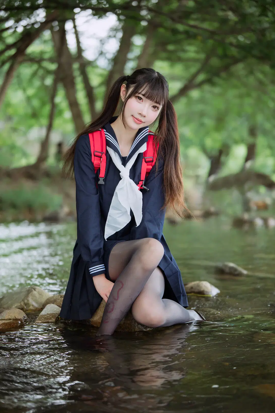 渓流のセーラー服とツインテール、赤いリュックと黒ストッキングの渓流屋外撮影の記録 - HIRO_午饭饭 - 3枚目