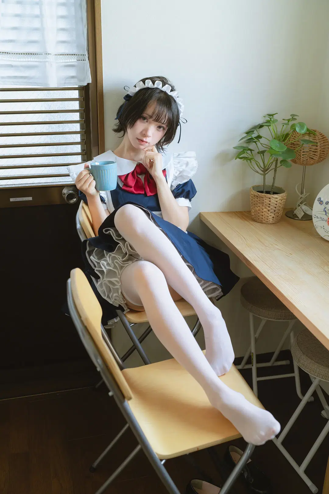 室内写真, 日系人像, 唯卓仕镜头, 女仆装cosplay, 白丝袜