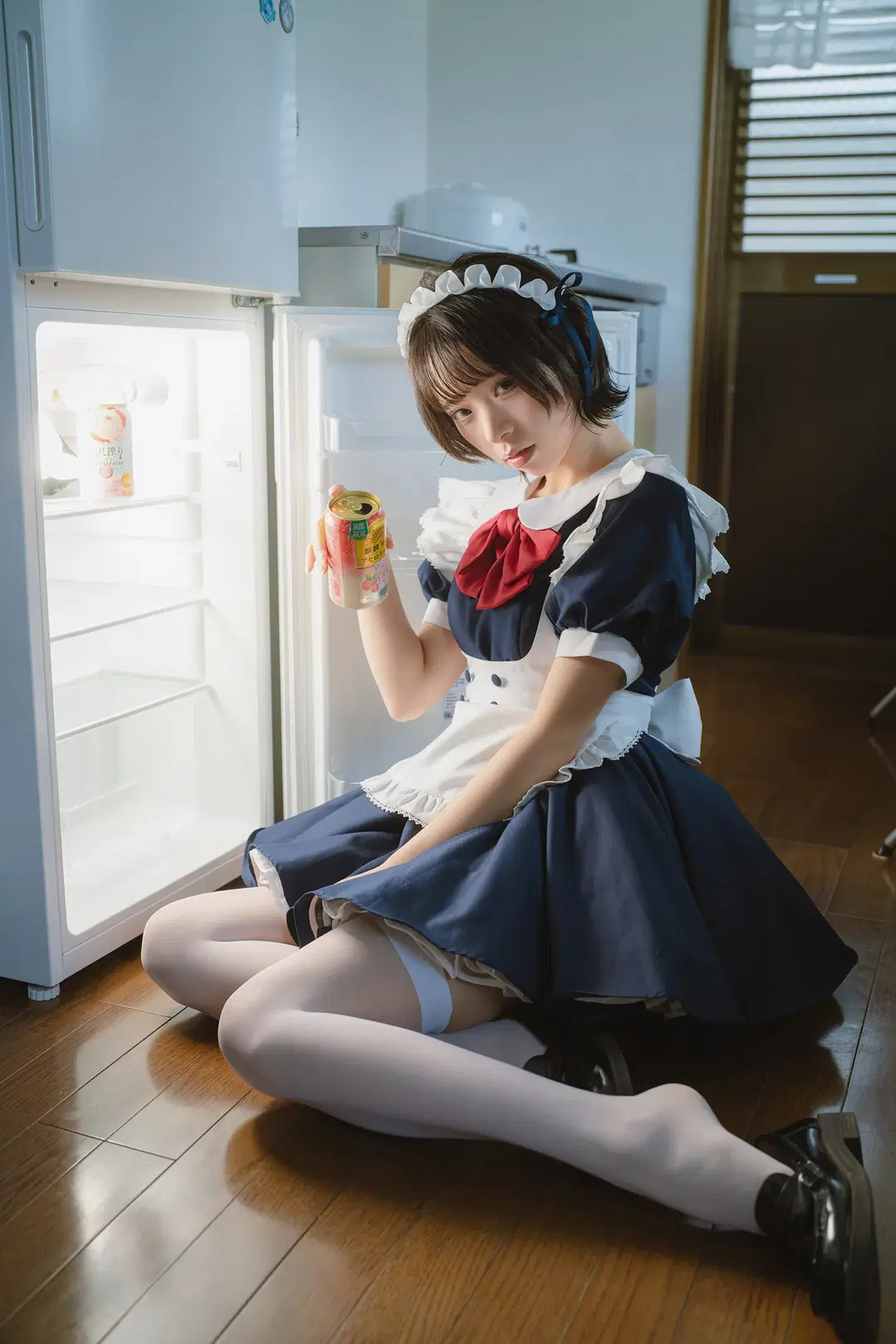 冰箱里的微醺女仆，白丝长腿真的很出片 - HIRO_午饭饭 - 第2张